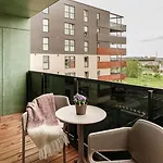 W In Harbour District, Free Parking