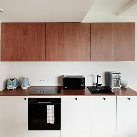 W In Harbour District, Free Parking *