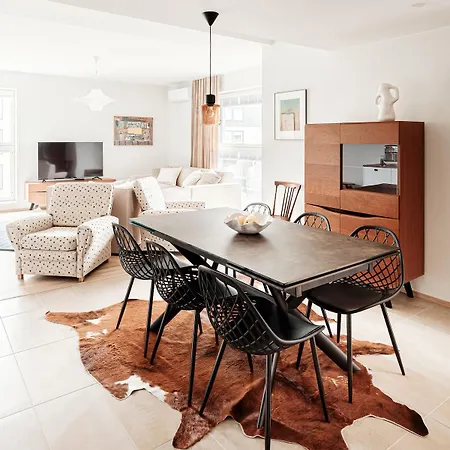 W In Harbour District, Free Parking * Talin