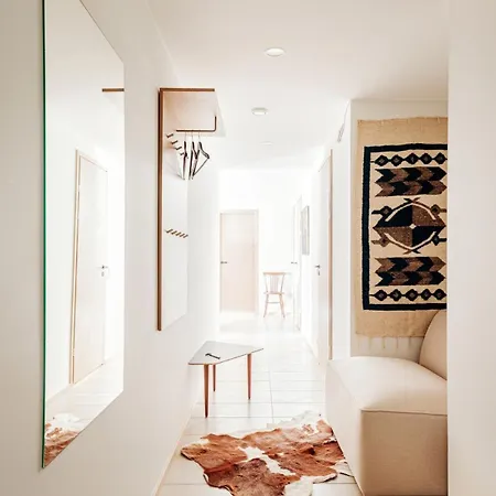 W In Harbour District, Free Parking Reval