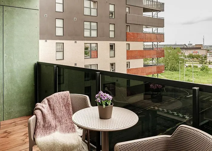 W In Harbour District, Free Parking